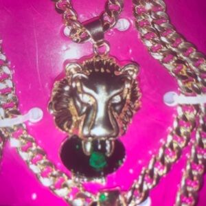 Mens Bold Gold Lion Pendant Necklace NEW NWT CZ eyes and Green Emerald mouth